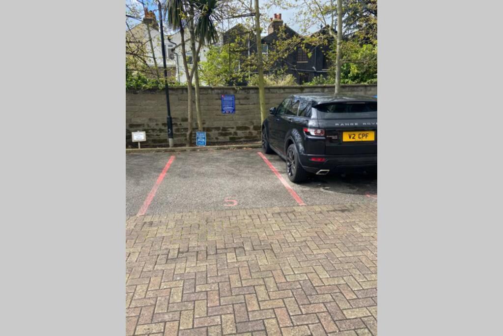 Sunny Spacious Apartment 2 Minutes From The Beach! Southend-on-Sea Exterior photo
